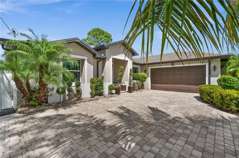 1019 Alaska Ave, Lehigh Acres, FL 33971