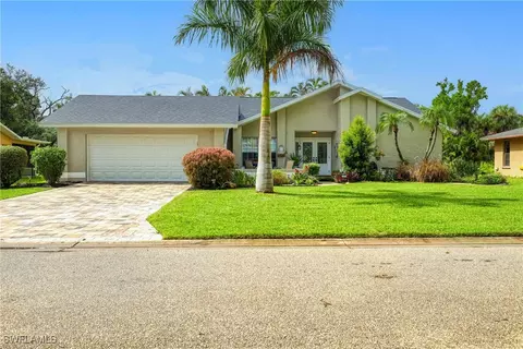 637 Astarias Cir, Fort Myers, FL 33919