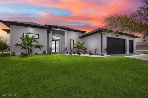 818 SW 31st Ter, Cape Coral, FL 33914