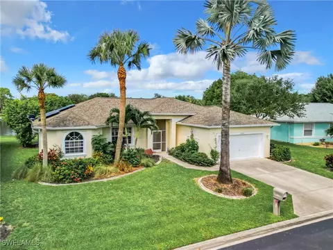 25762 Old Gaslight Dr, Bonita Springs, FL 34135