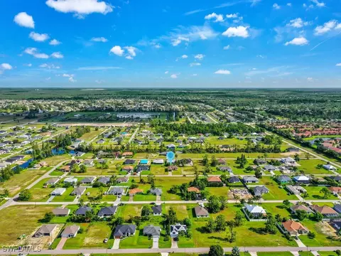2215 NE 35th St, Cape Coral, FL 33909