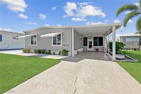 519 Pine Tree Ct, North Fort Myers, FL 33917