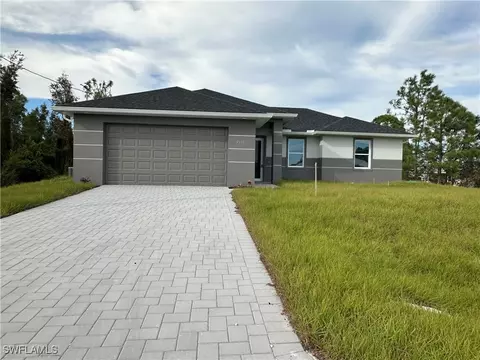 2608 37th St SW, Lehigh Acres, FL 33976