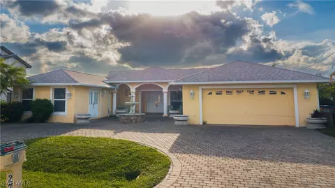 2726 SE 24th Pl, Cape Coral, FL 33904