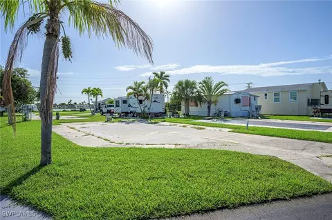 19681 Summerlin Apt 571k Rd, Fort Myers, FL 33908