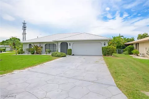 3774 SE 6th Ave, Cape Coral, FL 33904