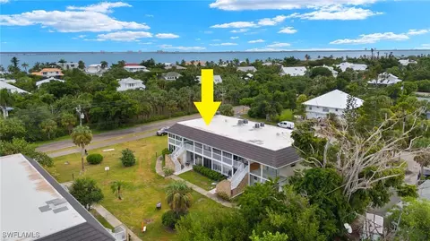561 Periwinkle Way #F2, Sanibel, FL 33957