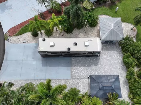 10095 Parkwood Dr, Fort Myers, FL 33905