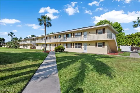 3325 Airport Rd N #R4, Naples, FL 34105