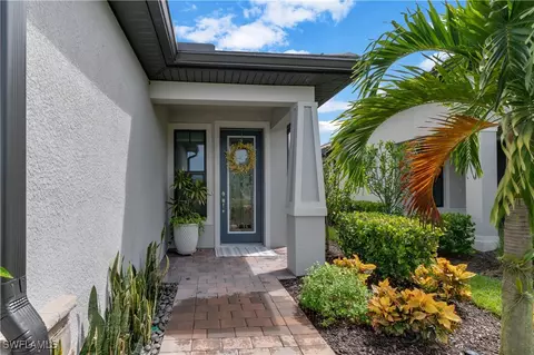20025 Kingmont Dr, Estero, FL 33928 photo 2