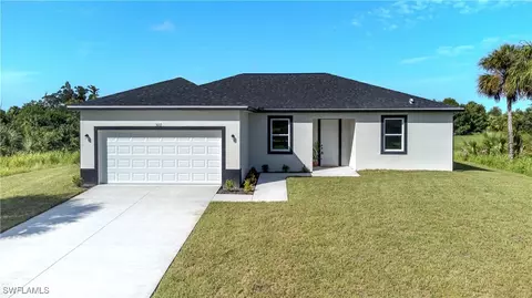 3015 NE Beechwood Cir, Labelle, FL 33935