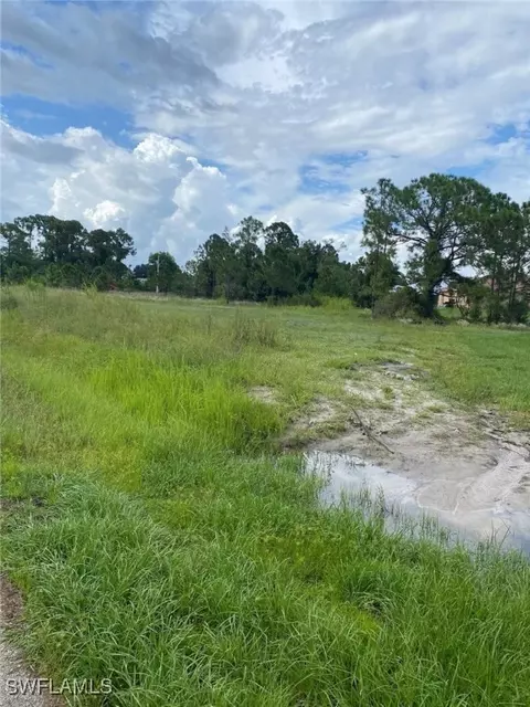 140-142 Pine Ln, Lehigh Acres, FL 33973