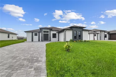 924 NE 14th Ave, Cape Coral, FL 33909