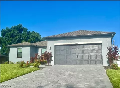 3926 SW Santa Barbara Pl, Cape Coral, FL 33914