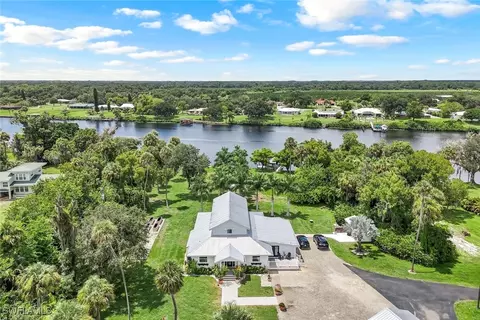 639 Live Oak Ln, Labelle, FL 33935