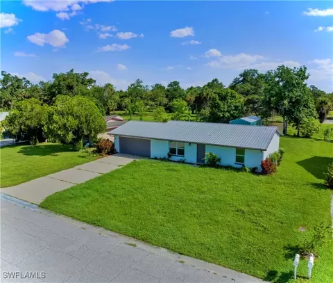 4086 Rainbow Cir, Labelle, FL 33935