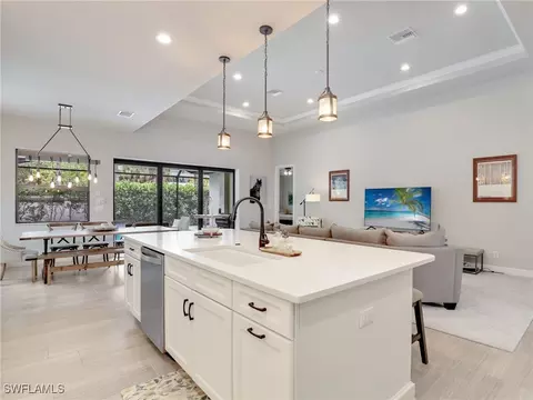 10047 Florence Cir, Naples, FL 34119 photo 13