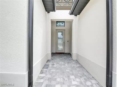 10047 Florence Cir, Naples, FL 34119 photo 6