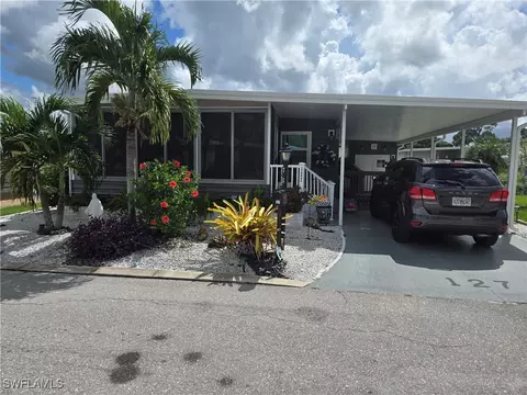 127 Nicklaus Blvd, North Fort Myers, FL 33903