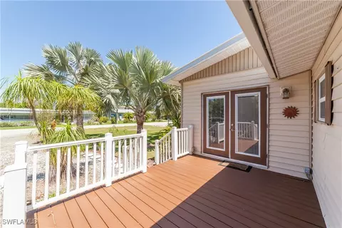 1014 E Anchor Ln, Moore Haven, FL 33471 photo 7