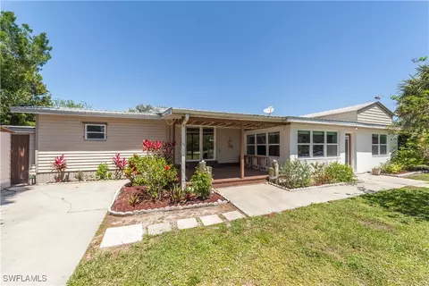 1014 E Anchor Ln, Moore Haven, FL 33471 photo 2