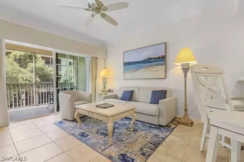 221 9th St S #227, Naples, FL 34102