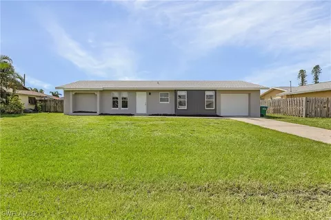 920 SE 31st Ln, Cape Coral, FL 33904