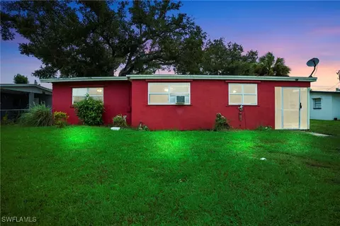 712 Camellia Dr, North Fort Myers, FL 33903