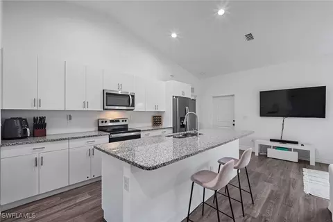 6008 Petal Ct, Labelle, FL 33935 photo 3