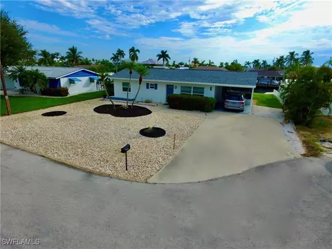 9 Clearview Blvd, Fort Myers Beach, FL 33931