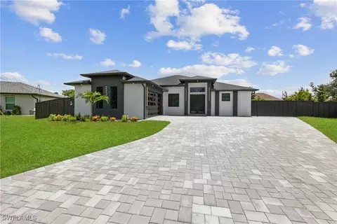223 SW 22nd Ct, Cape Coral, FL 33991