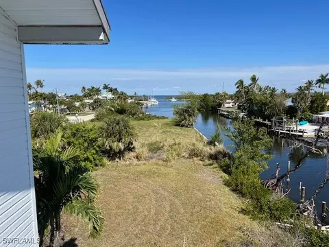 16326 Porto Bello St, Bokeelia, FL 33922