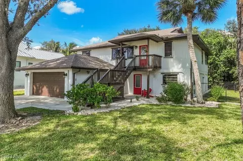 4770 Pembrooke Ln, Bonita Springs, FL 34134