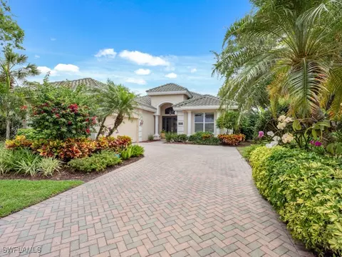 23339 Foxberry Ln, Bonita Springs, FL 34135