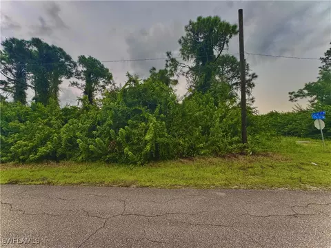 7501 Sara Ave N, Lehigh Acres, FL 33971