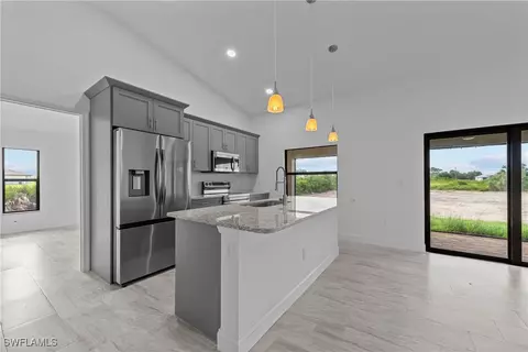 7655 16th Pl, Labelle, FL 33935 photo 8
