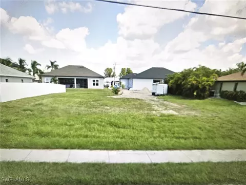2813 Gleason Pkwy, Cape Coral, FL 33914