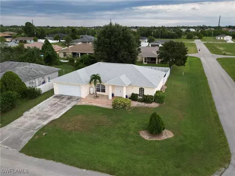 2901 NE 6th Pl, Cape Coral, FL 33909