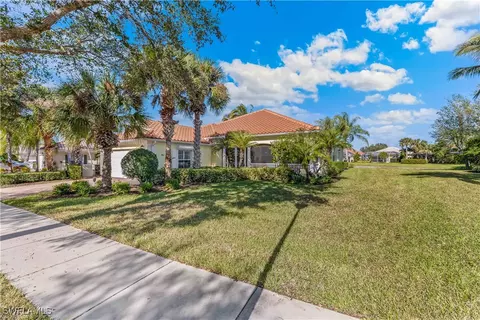8001 Wilfredo Ct, Naples, FL 34114