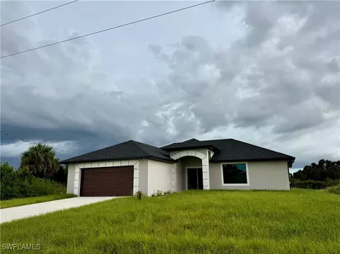 301 Petite Cir, Lehigh Acres, FL 33974
