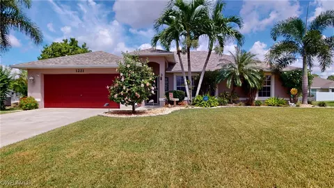 1221 SW 32nd Ter, Cape Coral, FL 33914