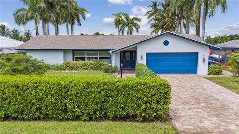 393 Prather Dr, Fort Myers, FL 33919