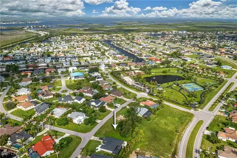 3421 SW 7th Ln, Cape Coral, FL 33991