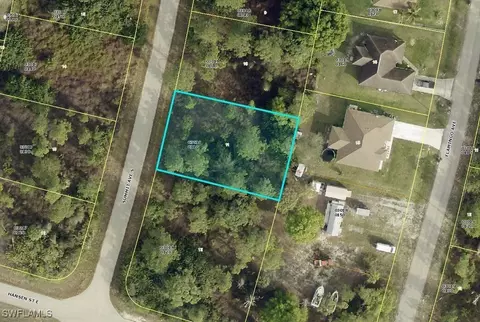 525 Summit Ave S, Lehigh Acres, FL 33974