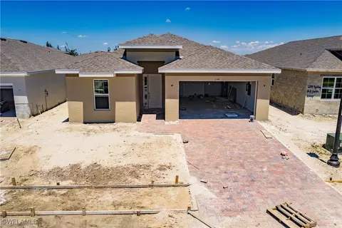 346 Spring Hill Lake Loop, Cape Coral, FL 33993