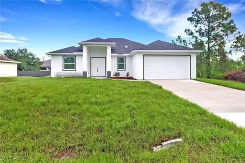3204 42nd St W, Lehigh Acres, FL 33971