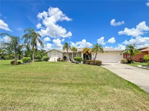 1833 SE 7th St, Cape Coral, FL 33990