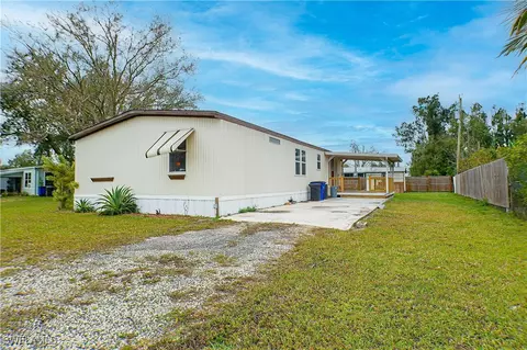 8076 Marx Dr, North Fort Myers, FL 33917