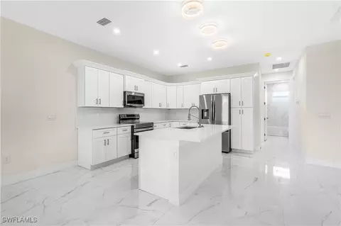 7026 Berwick Cir, Labelle, FL 33935 photo 16
