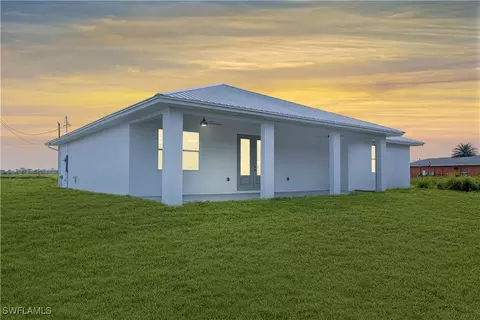 7026 Berwick Cir, Labelle, FL 33935 photo 3